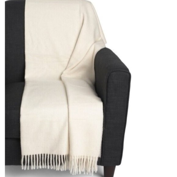 New Alicia Adams Alpaca Classic White Throw Blanket